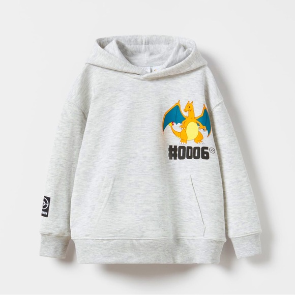 CHARIZARD POKÉMON TM @ NINTENDO SWEATSHIRT - Picture 1 of 5